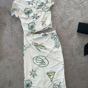 Vestique White Graphic Short Sleeve top and  long fitted skirt set